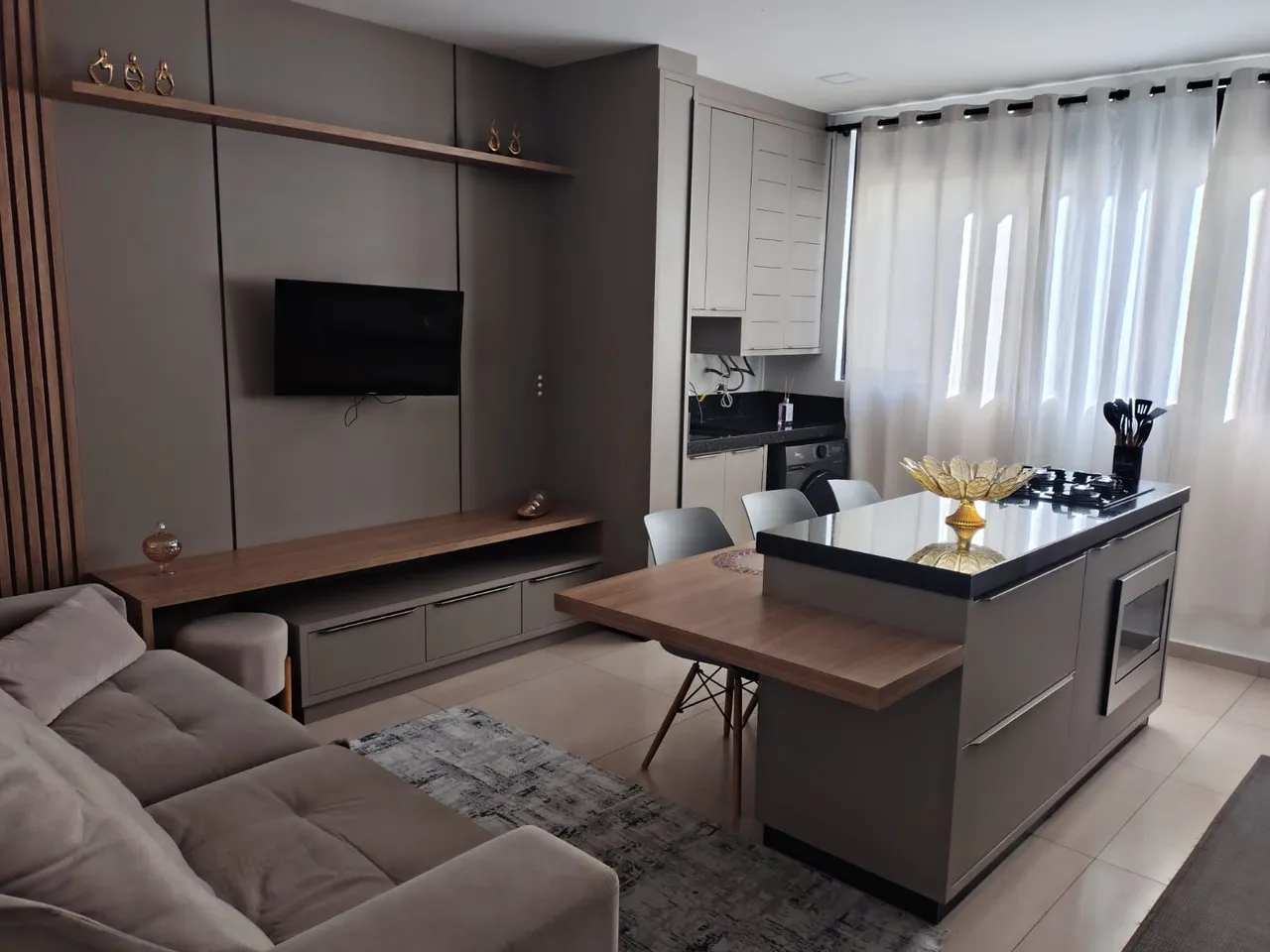 2-bedroom apartment with a washing machine