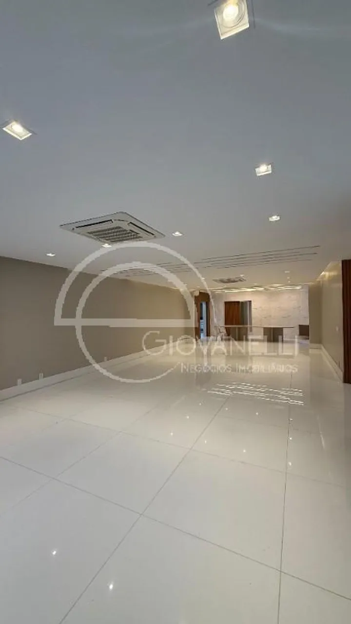Unfurnished house with 5 bedrooms, 5 bathrooms and balcony