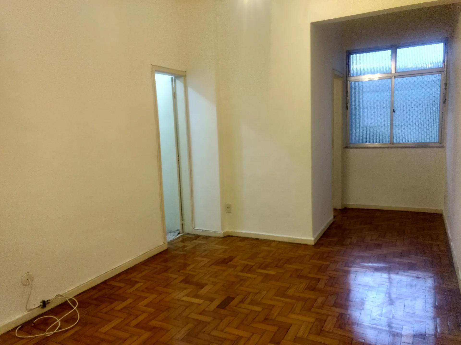 Деревянный пол или ламинат и 1 спальня: квартира 41 м²