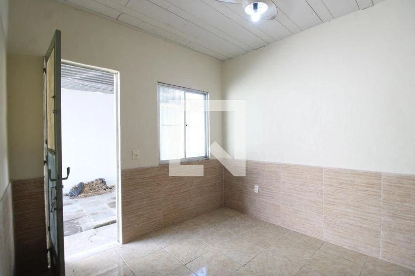 Unfurnished house with 3 bedrooms and 200 m² — photo 35