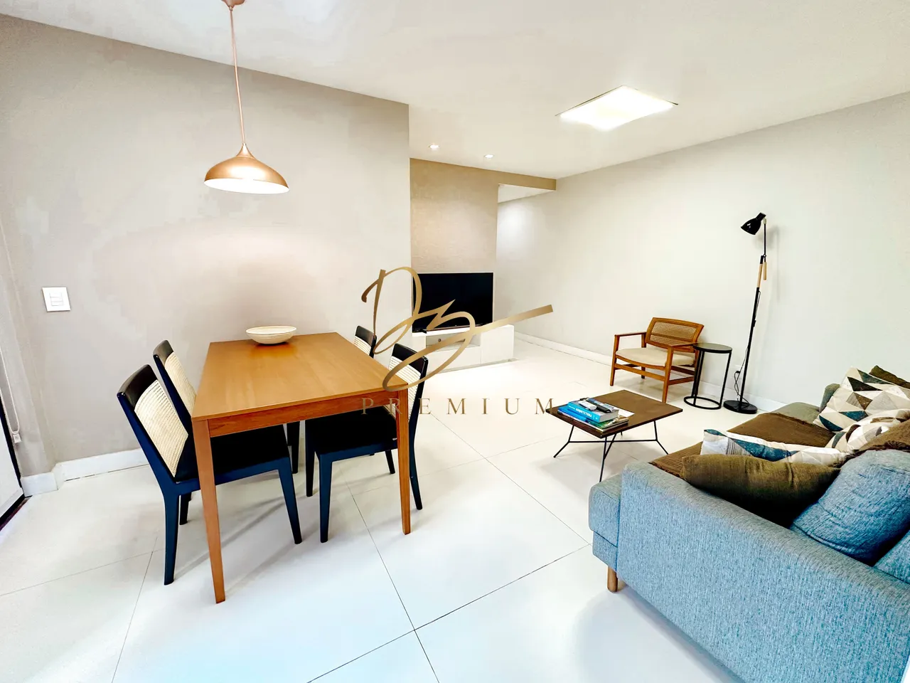 Furnished 2-bedroom, 2-bath apartment with parking — photo 8