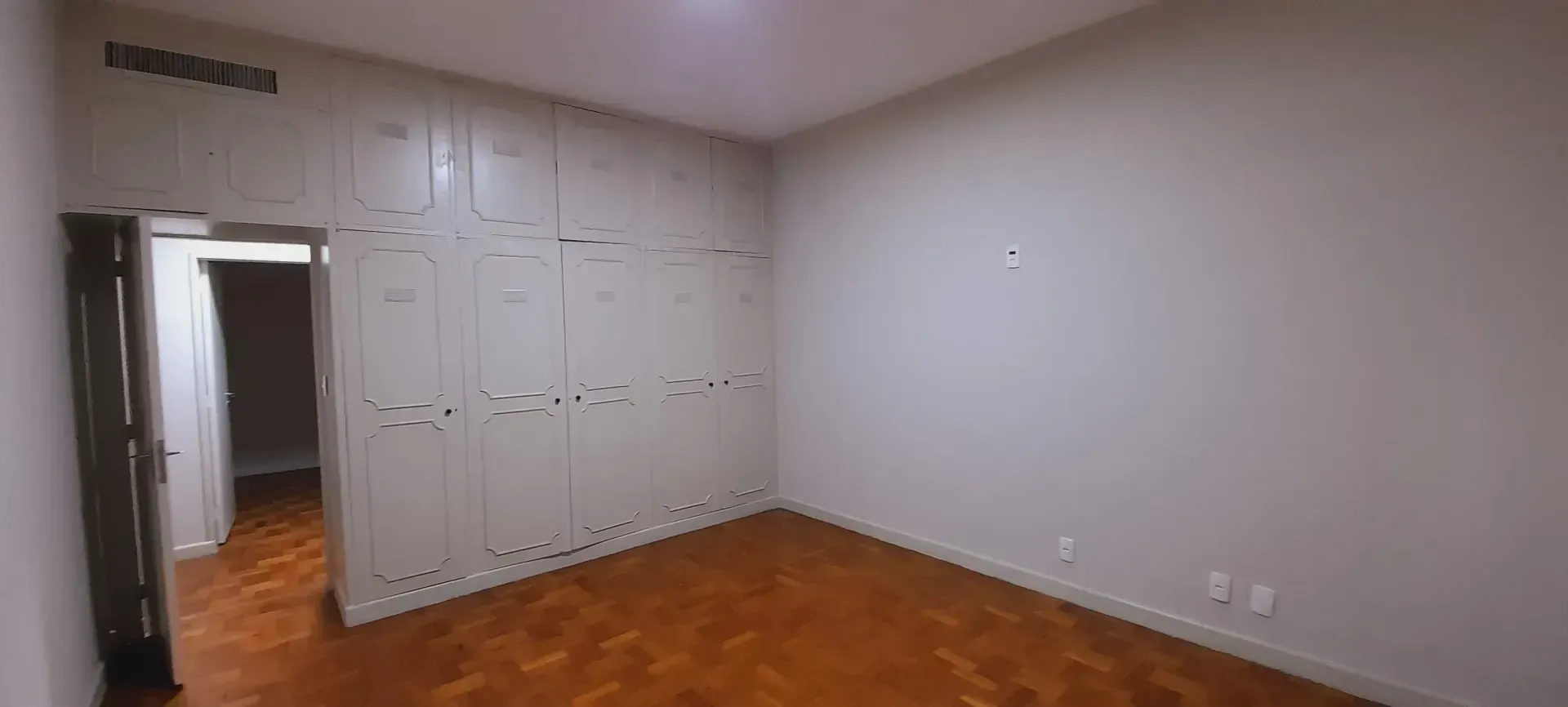 Unfurnished apartment with 4 bedrooms and 2 parking — photo 22