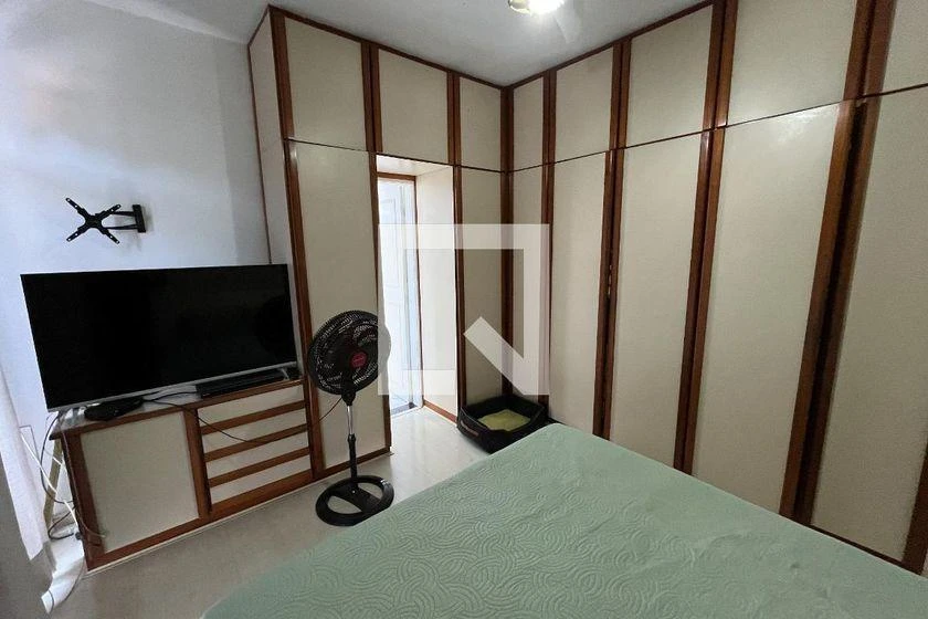 Furnished apartment, 131 m², with a glass-enclosed balcony — photo 24