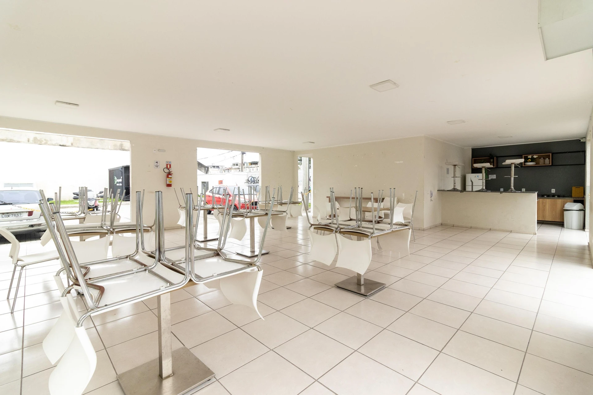 Apartamento com 2 quartos e piscina no condomínio — photo 40