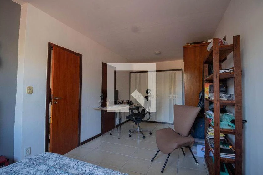 Casa de 450 m² con 6 dormitorios y 4 baños — photo 11