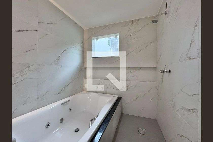 House 280 m² with 4 bedrooms and 3 bathrooms — photo 21