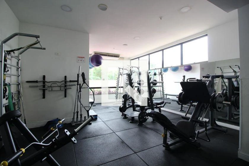 3-bedroom apartment in a building with a gym — photo 50