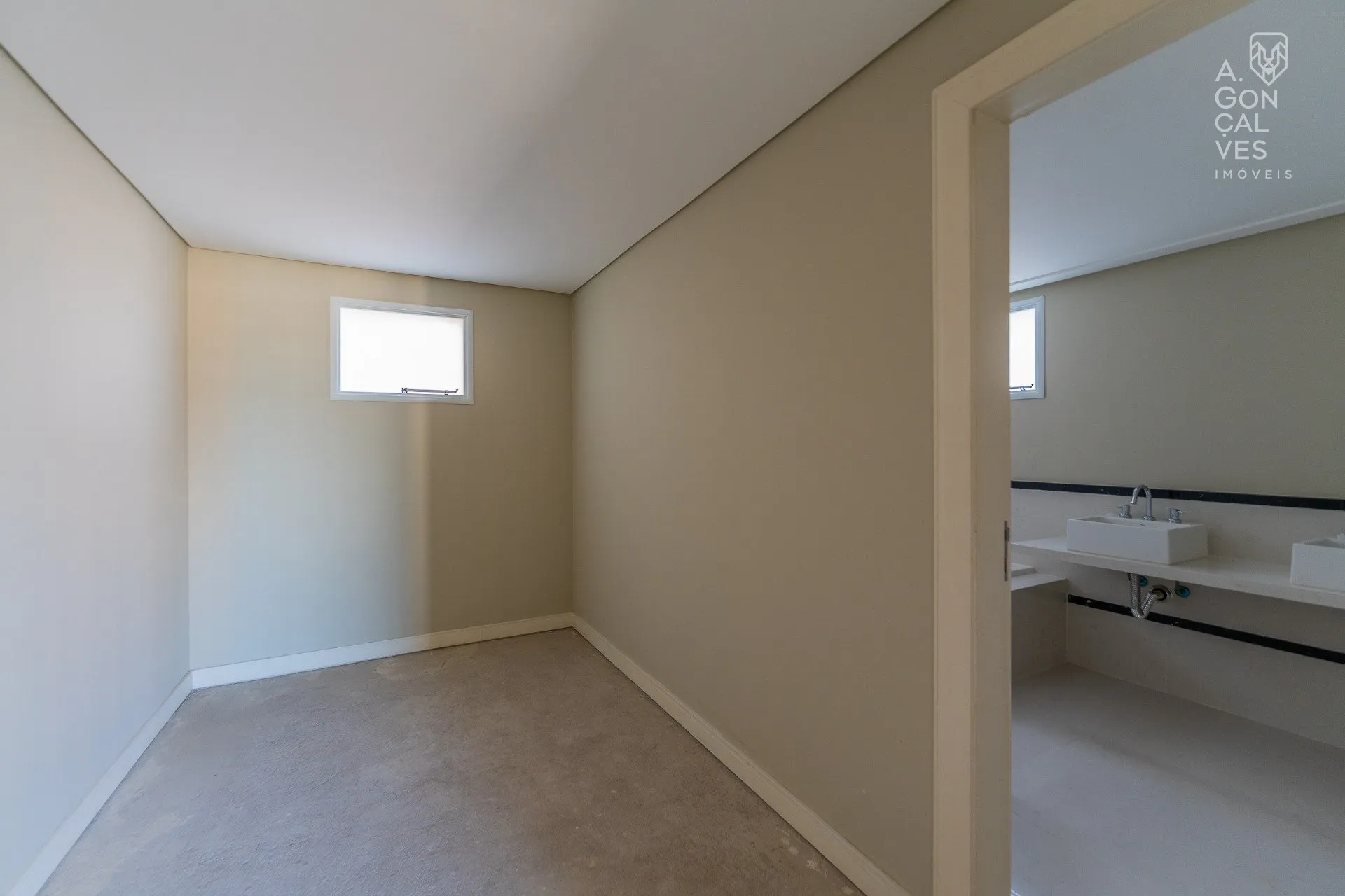 4-bedroom apartment with balcony and 3 parking spaces — photo 35