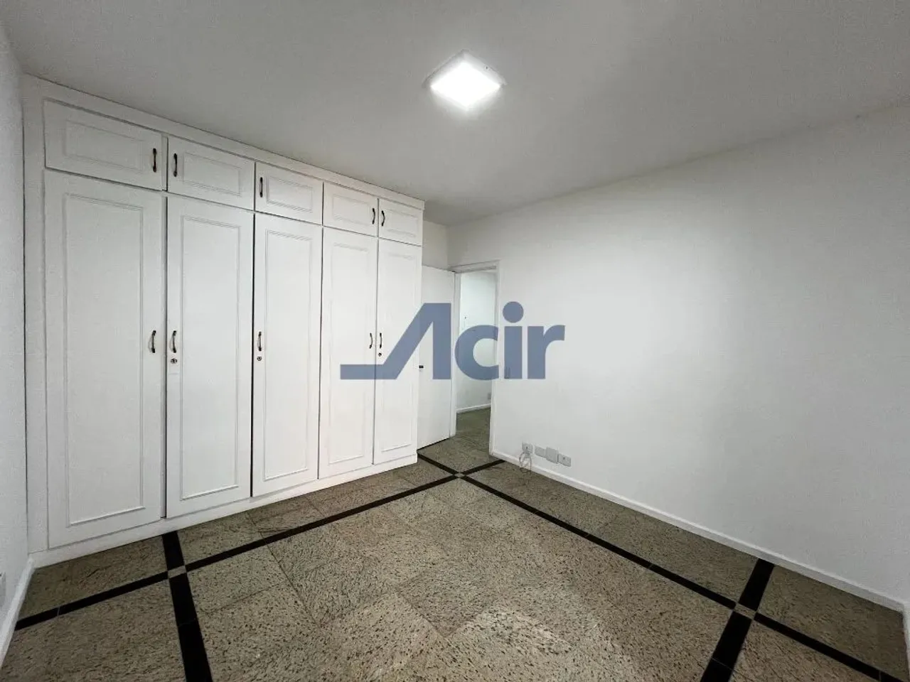 Apartamento com 2 quartos e 2 banheiros, 90 m² — photo 3