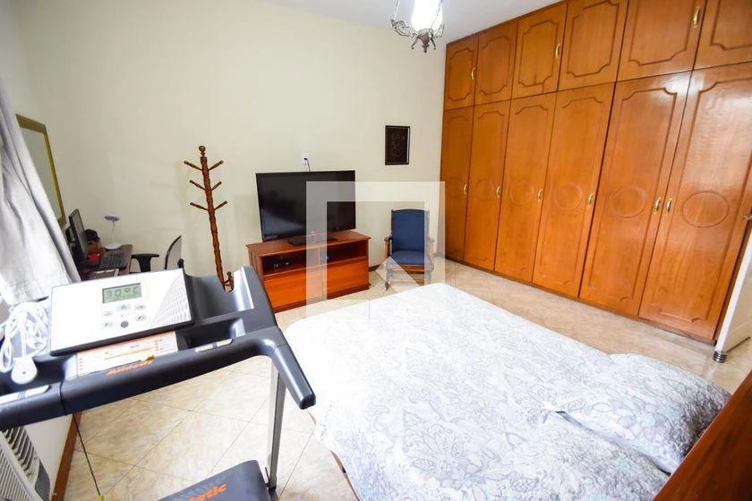 Rental house with 6 bedrooms and 260 m² total area — photo 16