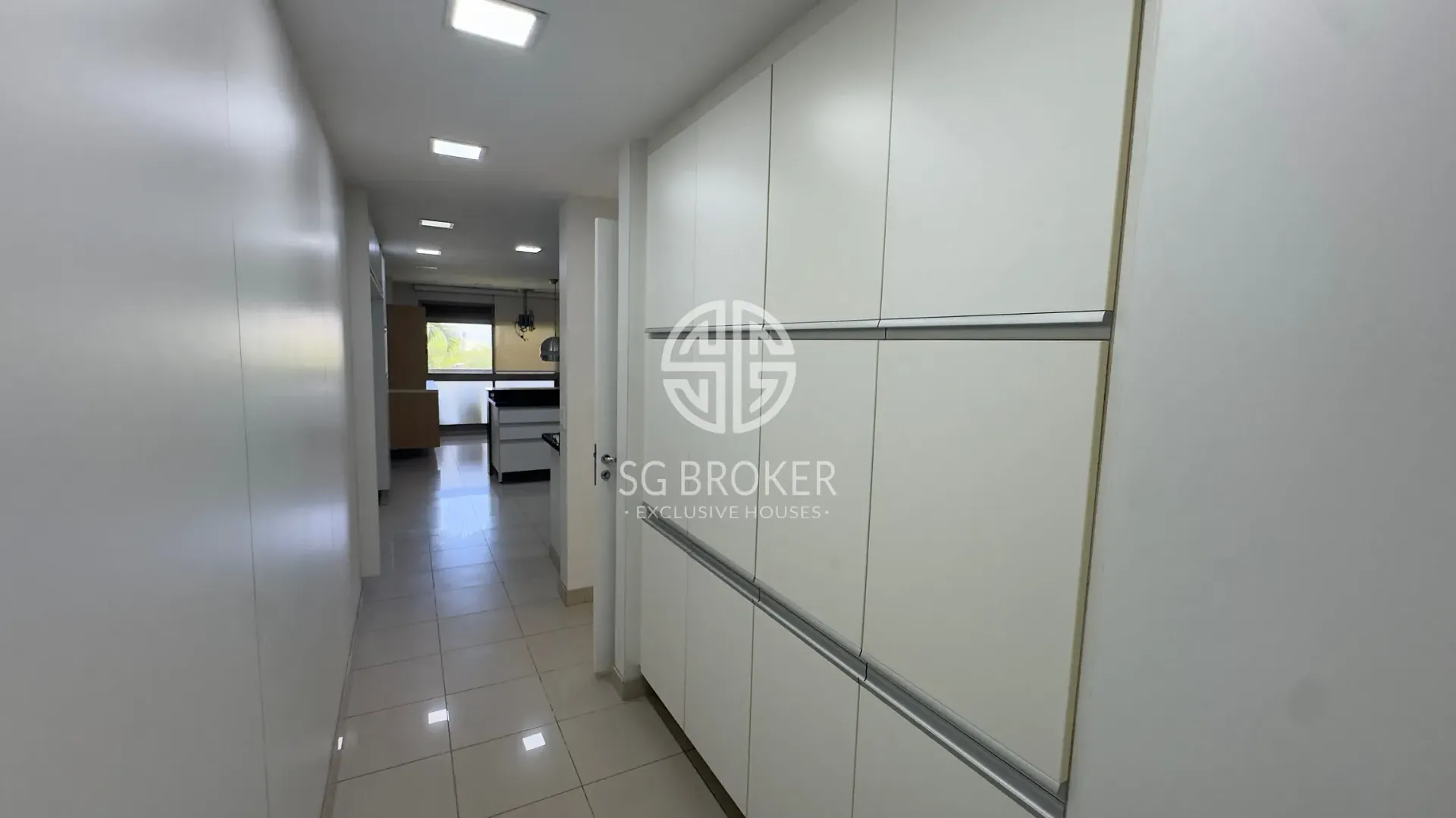 Apartamento com cozinha integrada e 4 dormitórios — photo 10