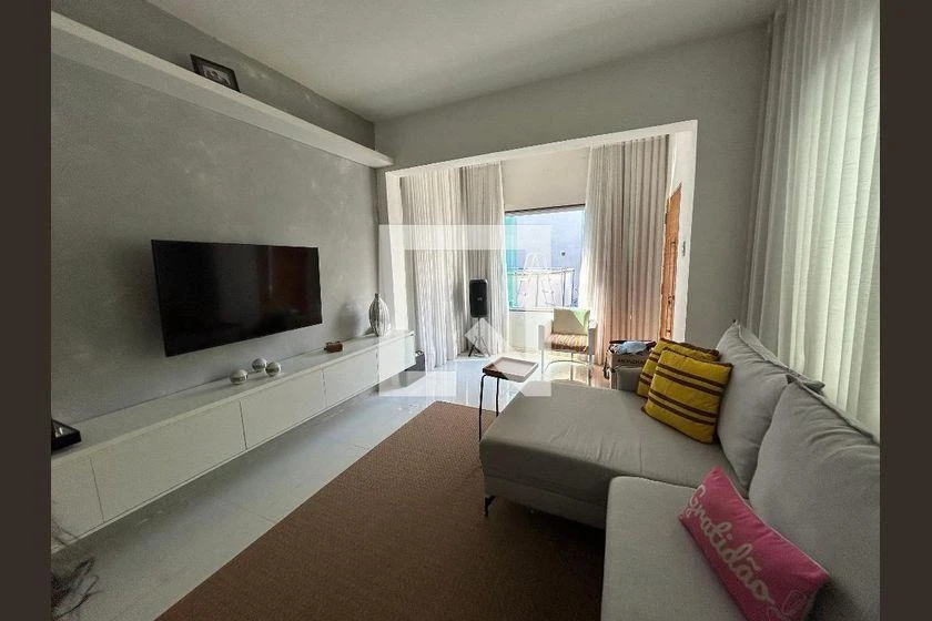 Home office in a 3-bedroom house, 197 m² — photo 13