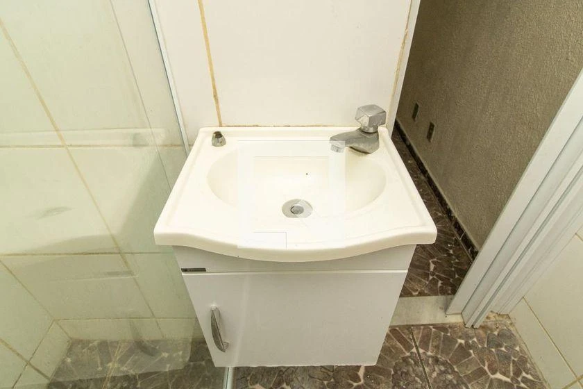Casa en alquiler con 1 dormitorio y ducha con vidrio — photo 10