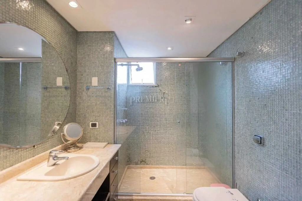 879 m² house with 6 bedrooms and 7 bathrooms gas kitchen — photo 24