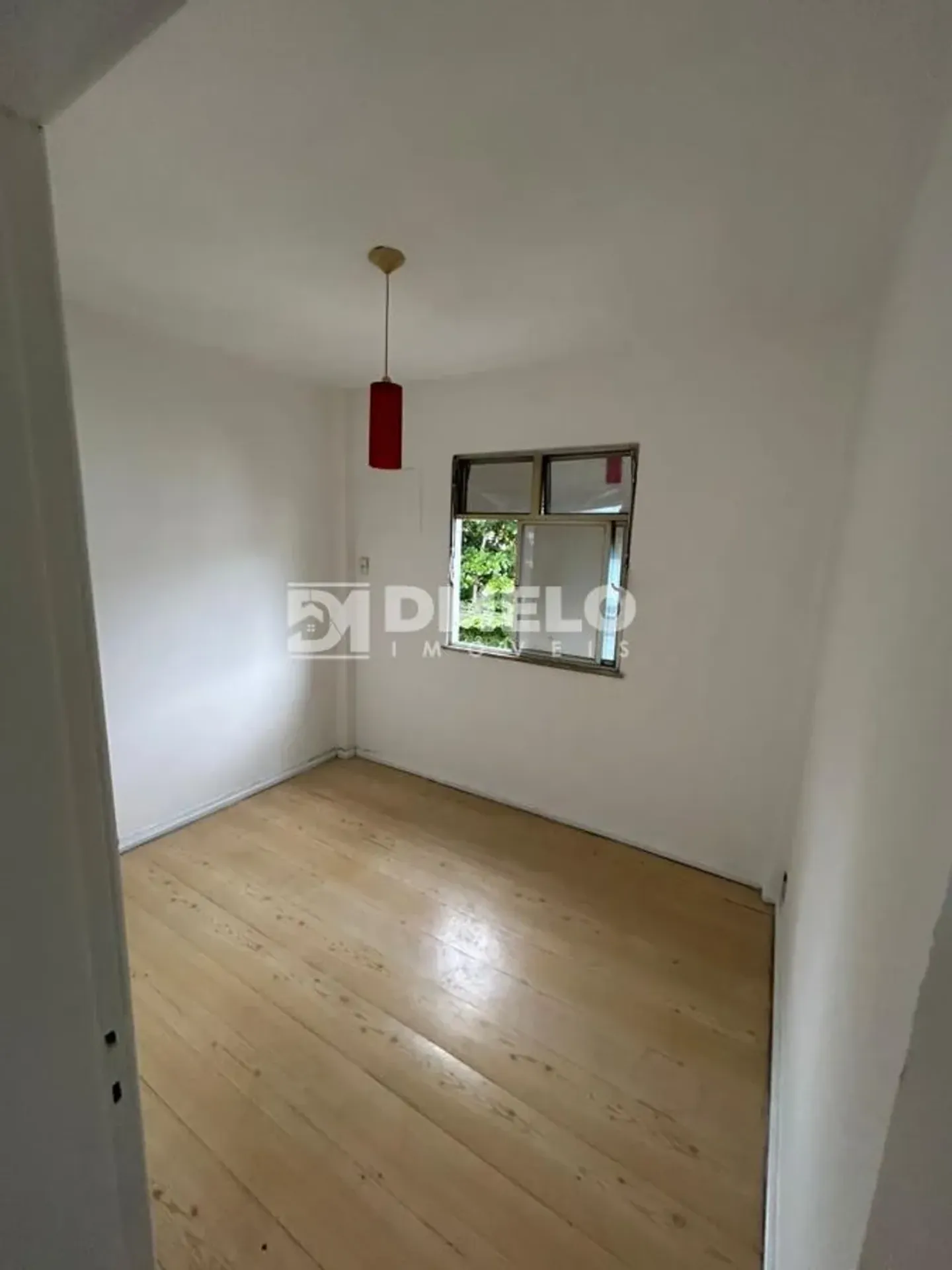 2-bedroom apartment with a separate kitchen and living room — photo 5