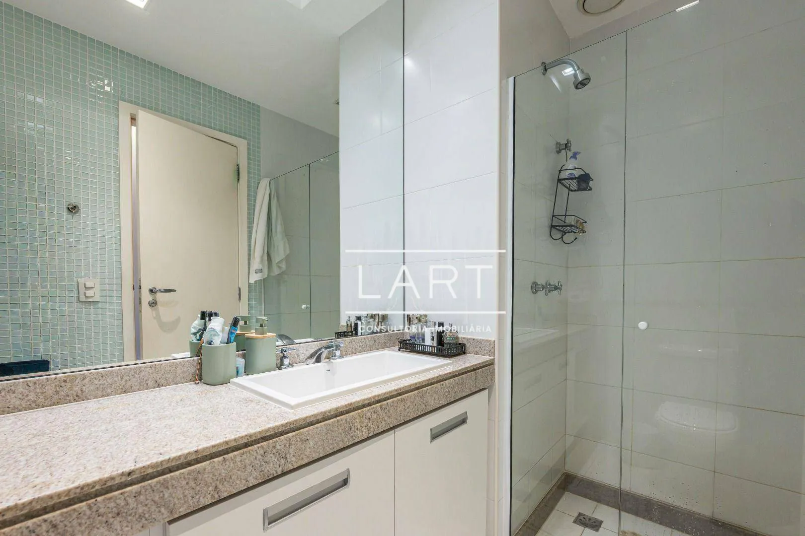 4-bedroom apartment with gas open-plan kitchen and 233 m² — photo 21