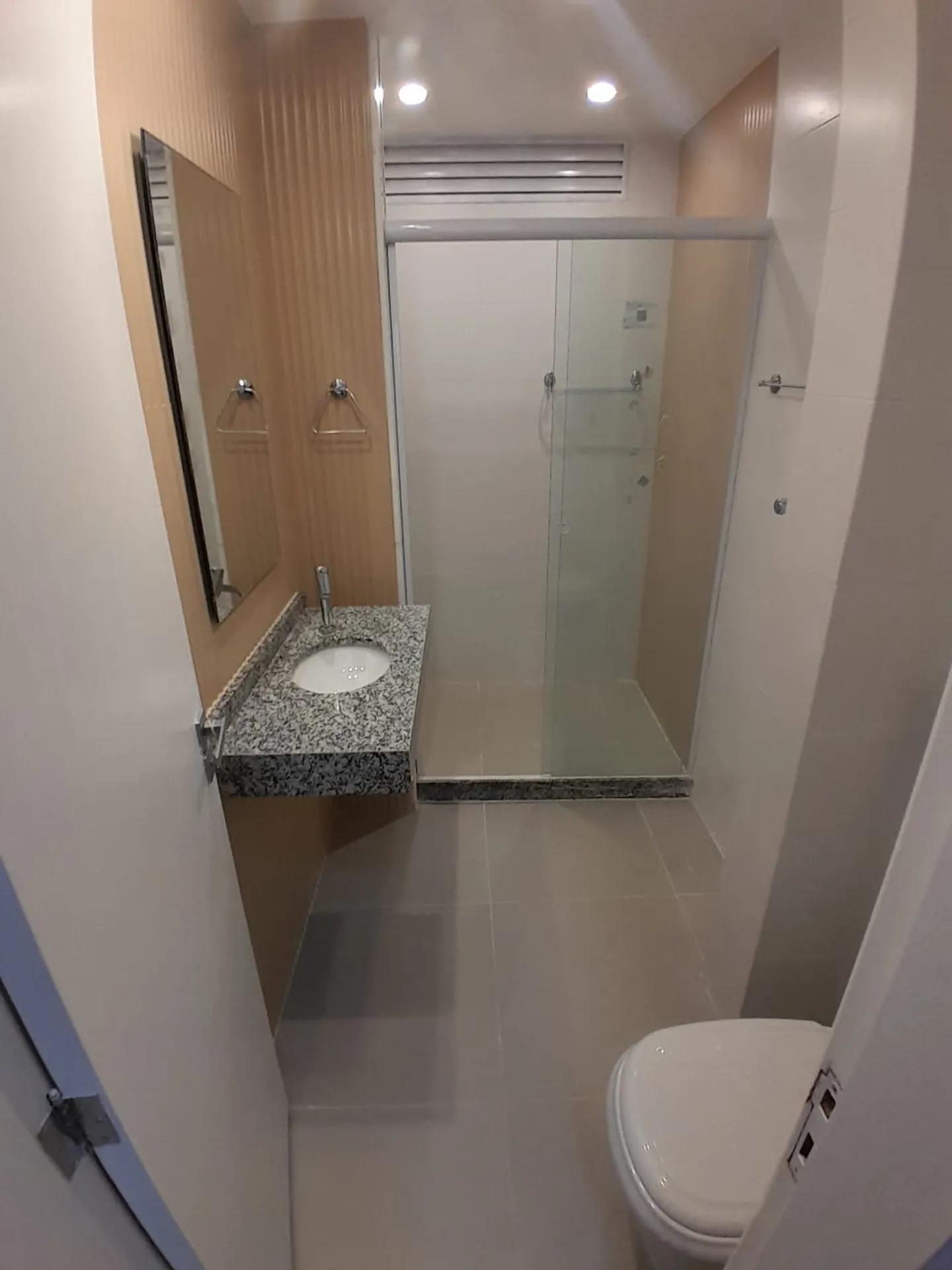 Departamento de 3 dormitorios con piso de madera o laminado — photo 8