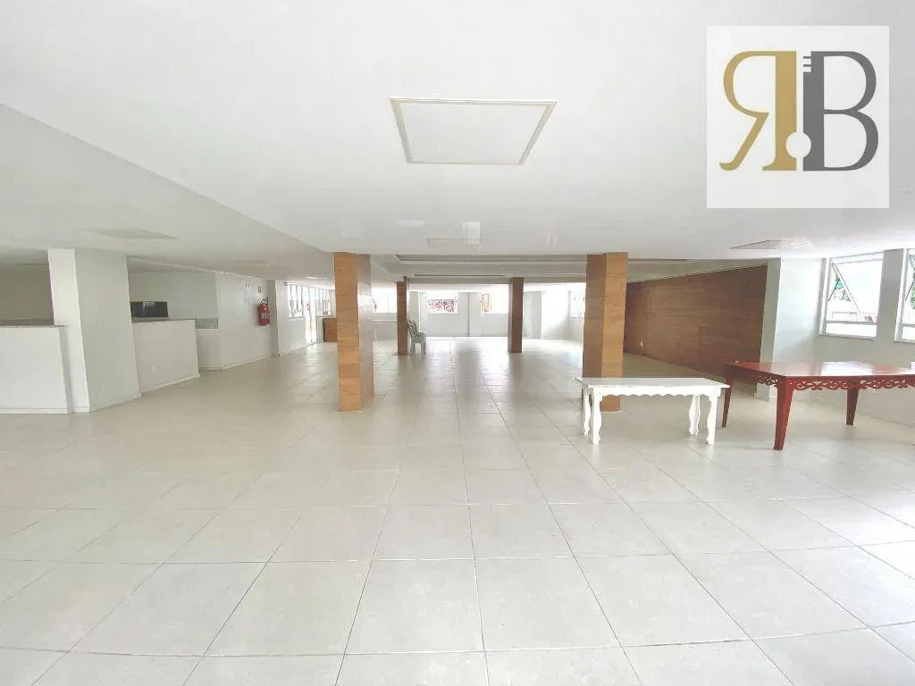Рабочее место и 4 спальни: квартира 252 м² — photo 54