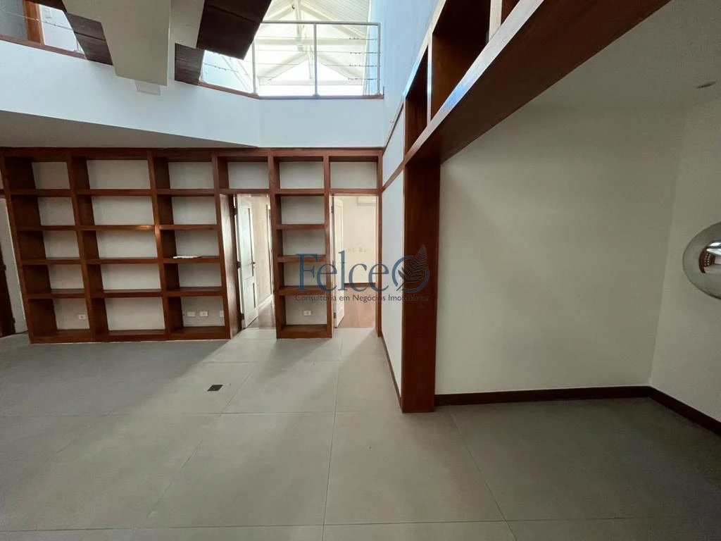 Penthouse apartment with 4 en-suite suites — photo 27