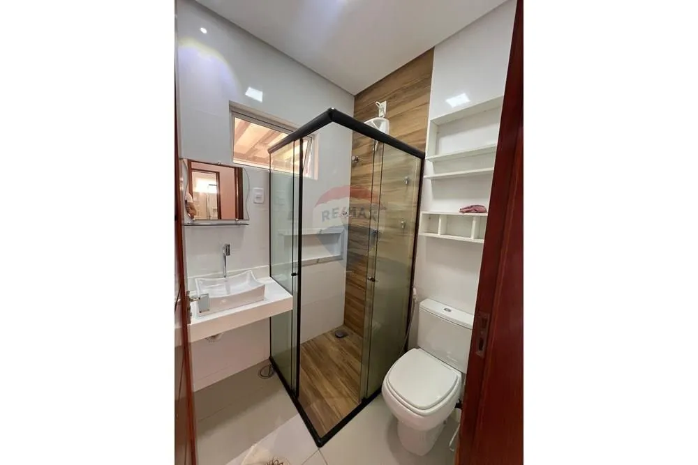 Unfurnished single-story house with 3 bedrooms and 2 suites — photo 10