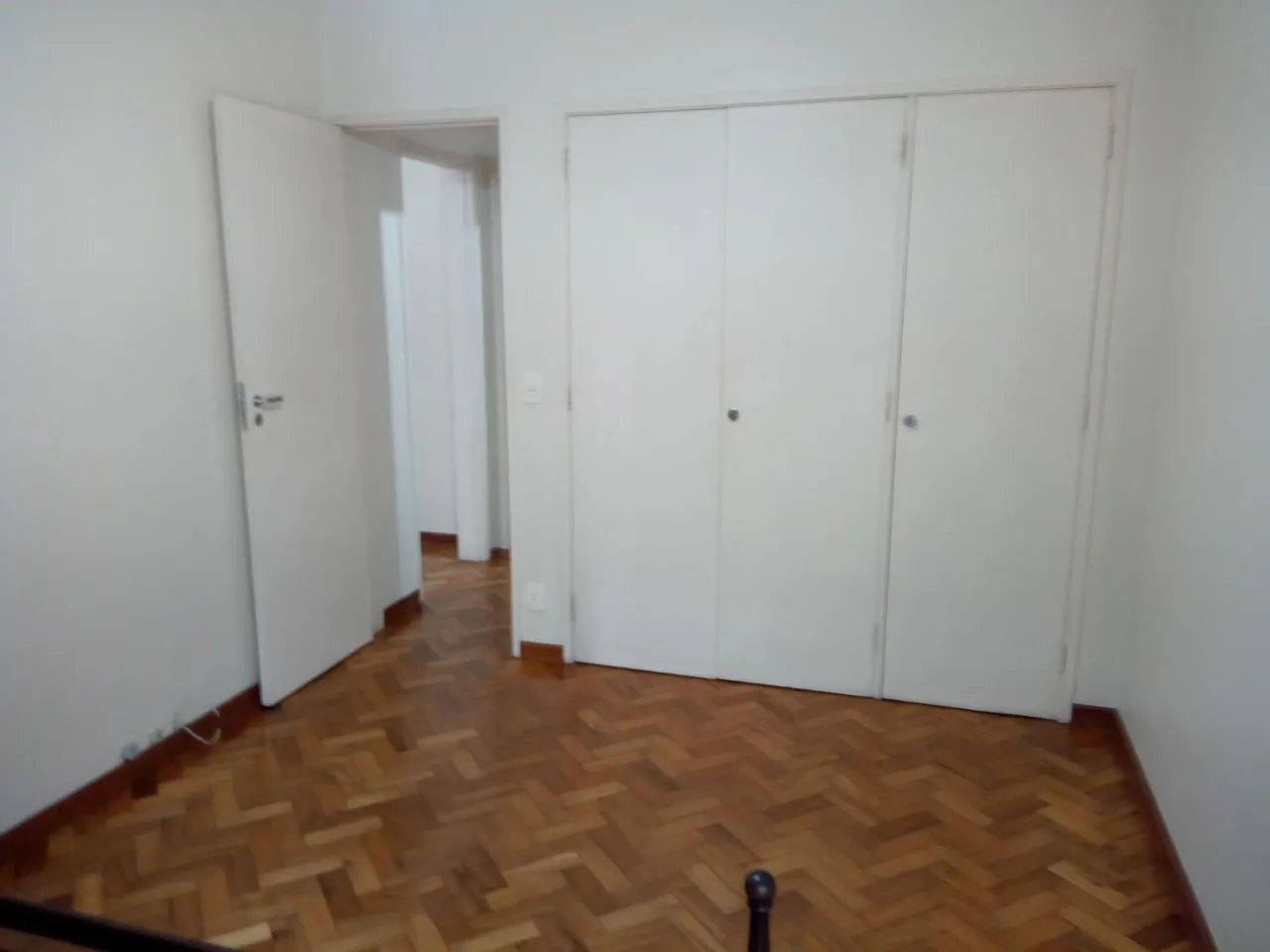 Apartment, 52 m², with wood or laminate floors — photo 12