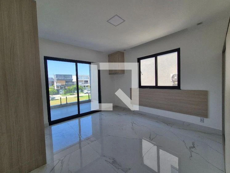 5-bedroom house with floor-to-ceiling windows — photo 13