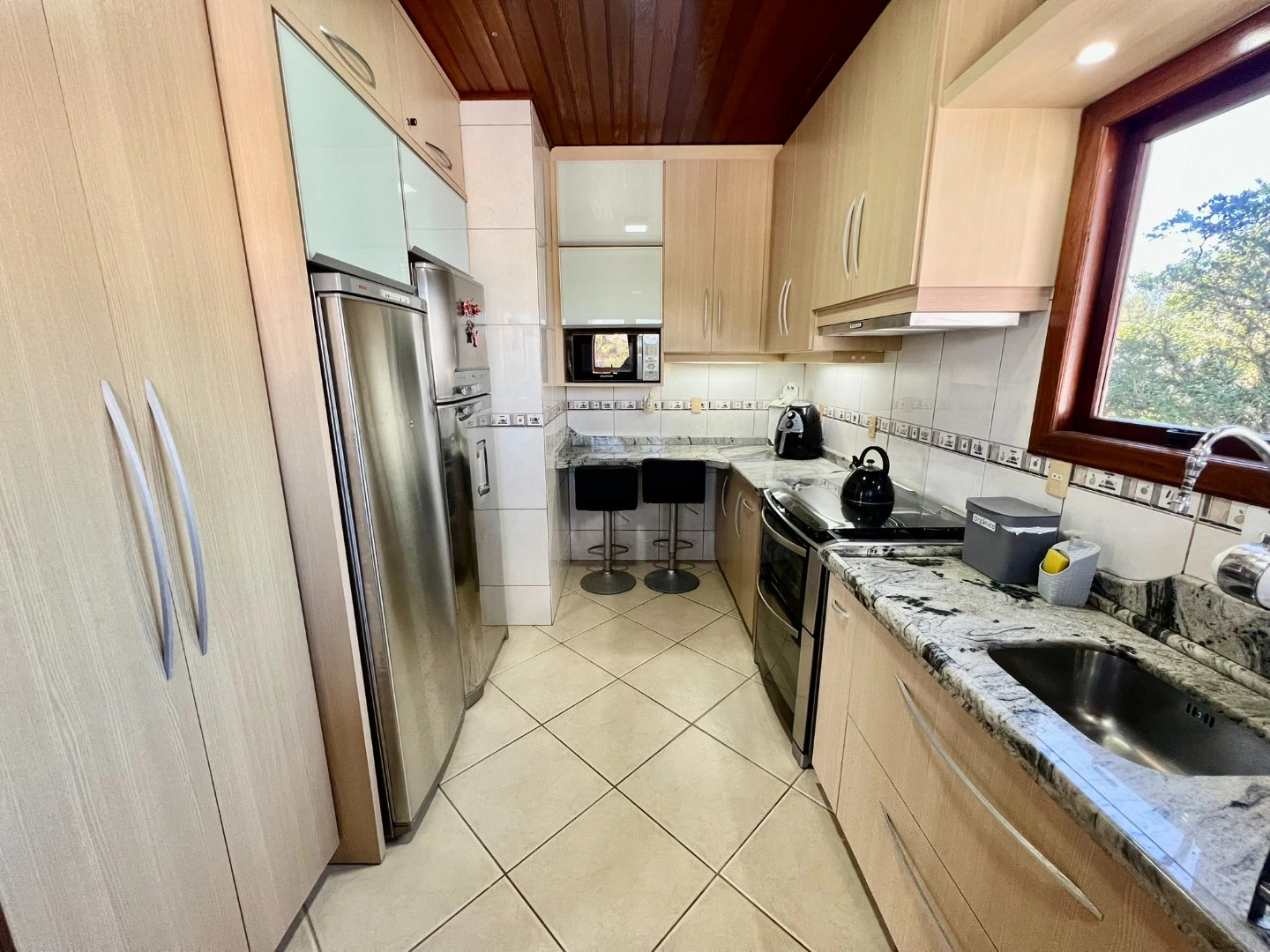 Будинок 265 м² із садом та власним басейном — photo 9