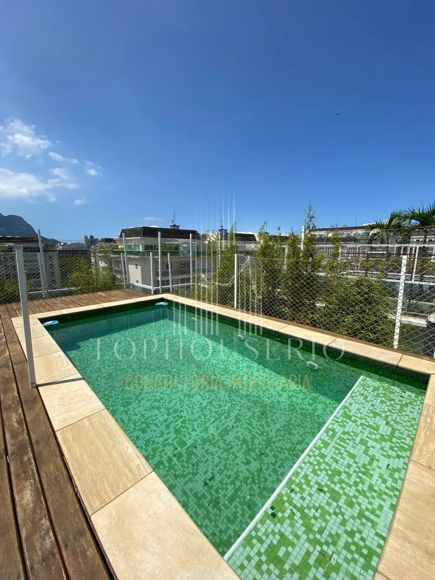 Furnished penthouse with 3 bedrooms and 4 bathrooms — photo 3