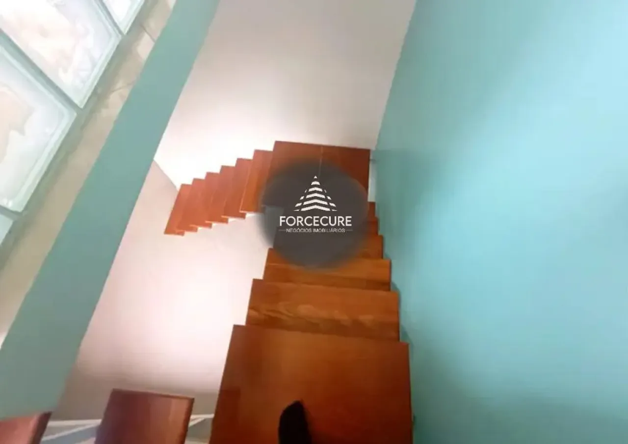 3-bedroom apartment with 3 bathrooms and tile floors — photo 18