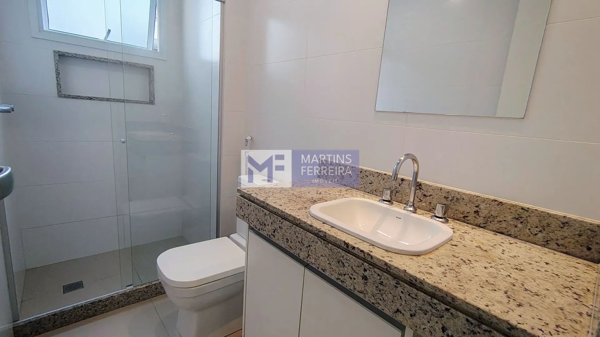 Балкон с грилем и 3 спальни: квартира 122 м² — photo 12
