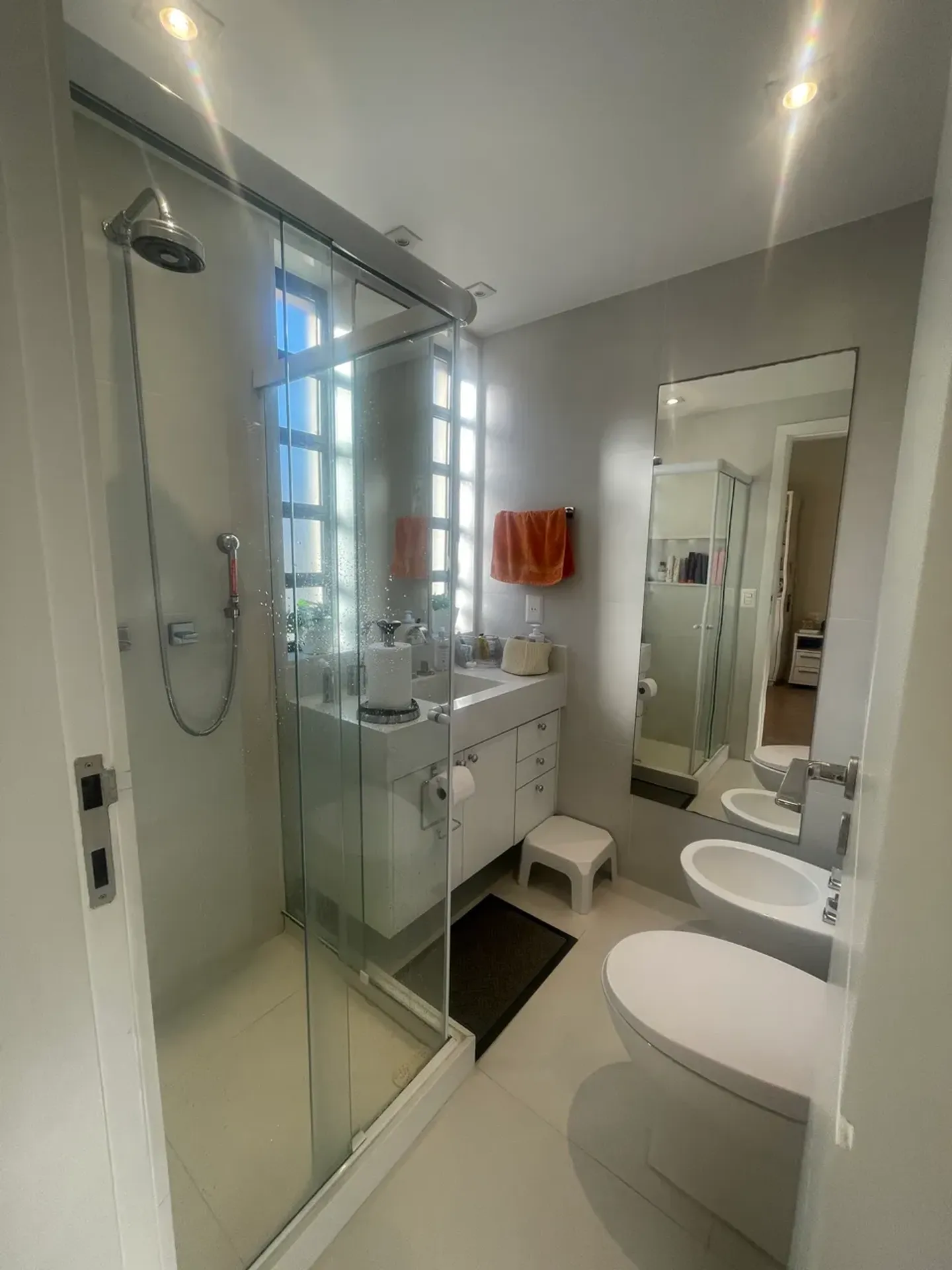 Furnished apartment with 4 bedrooms and 4 bathrooms — photo 15