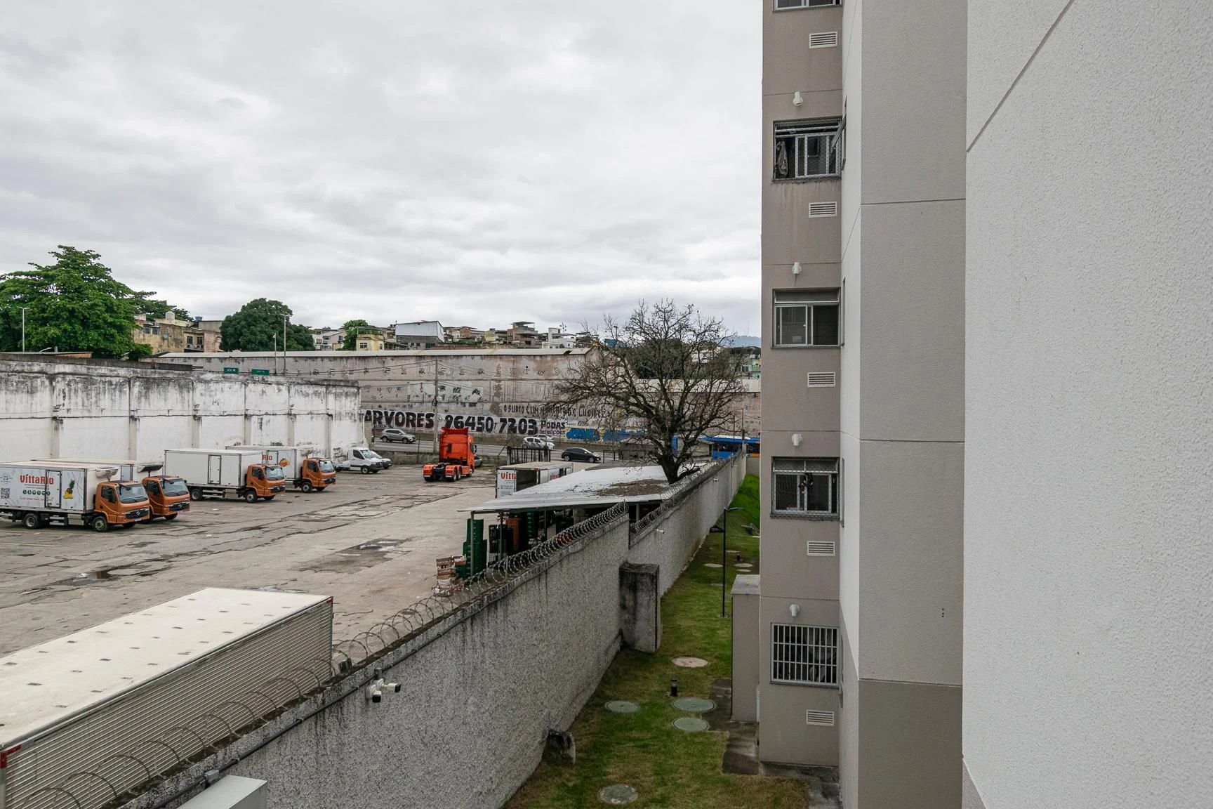 Квартира з 2 спальнями та робочим місцем — photo 36