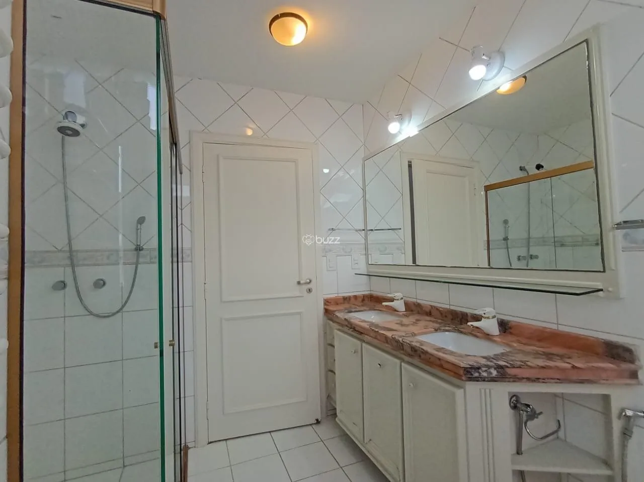 House with 4 en-suite rooms and 6 bathrooms, 301 m² — photo 60