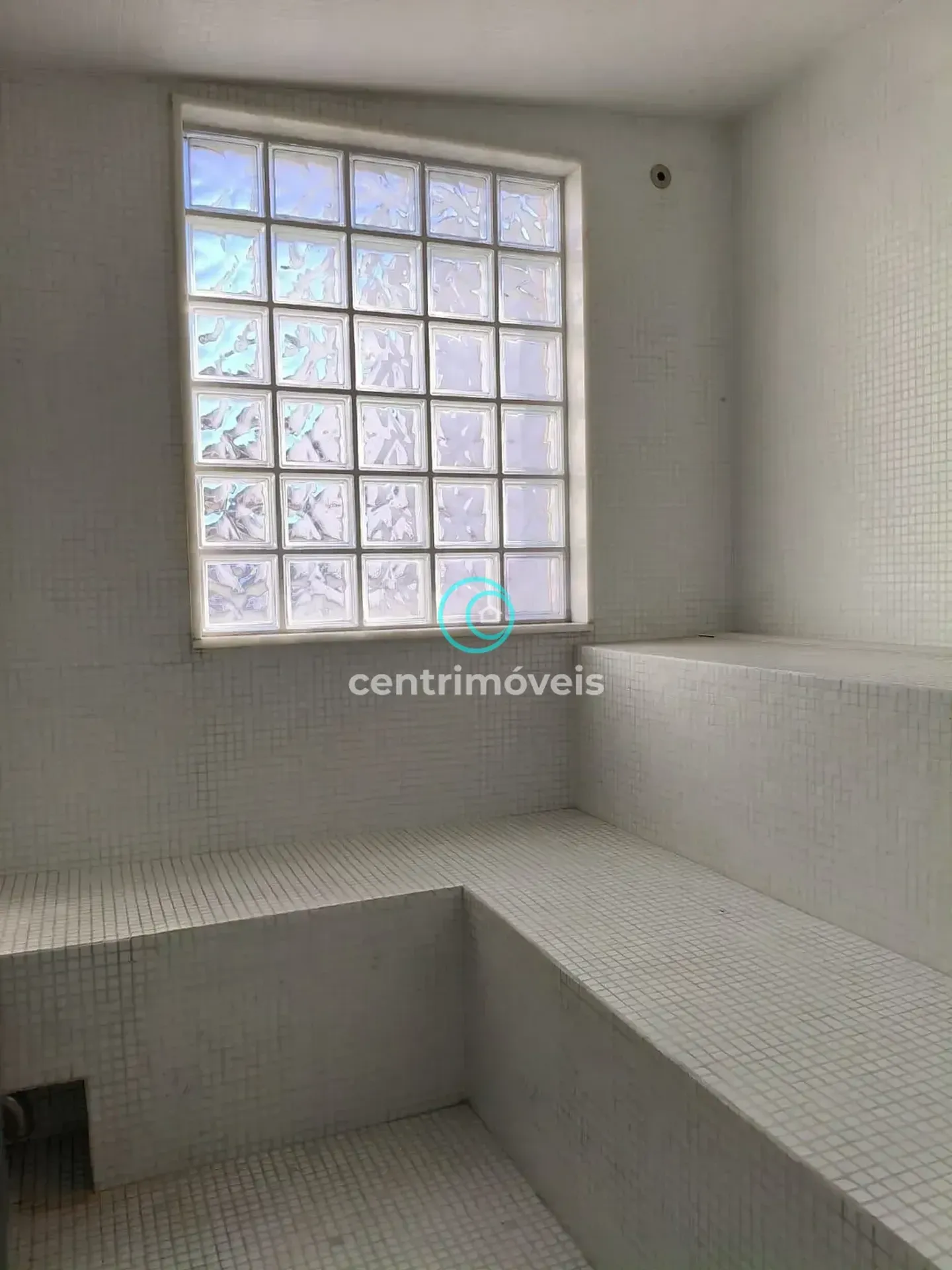 Apartamento mobiliado com 4 quartos e 3 banheiros — photo 40