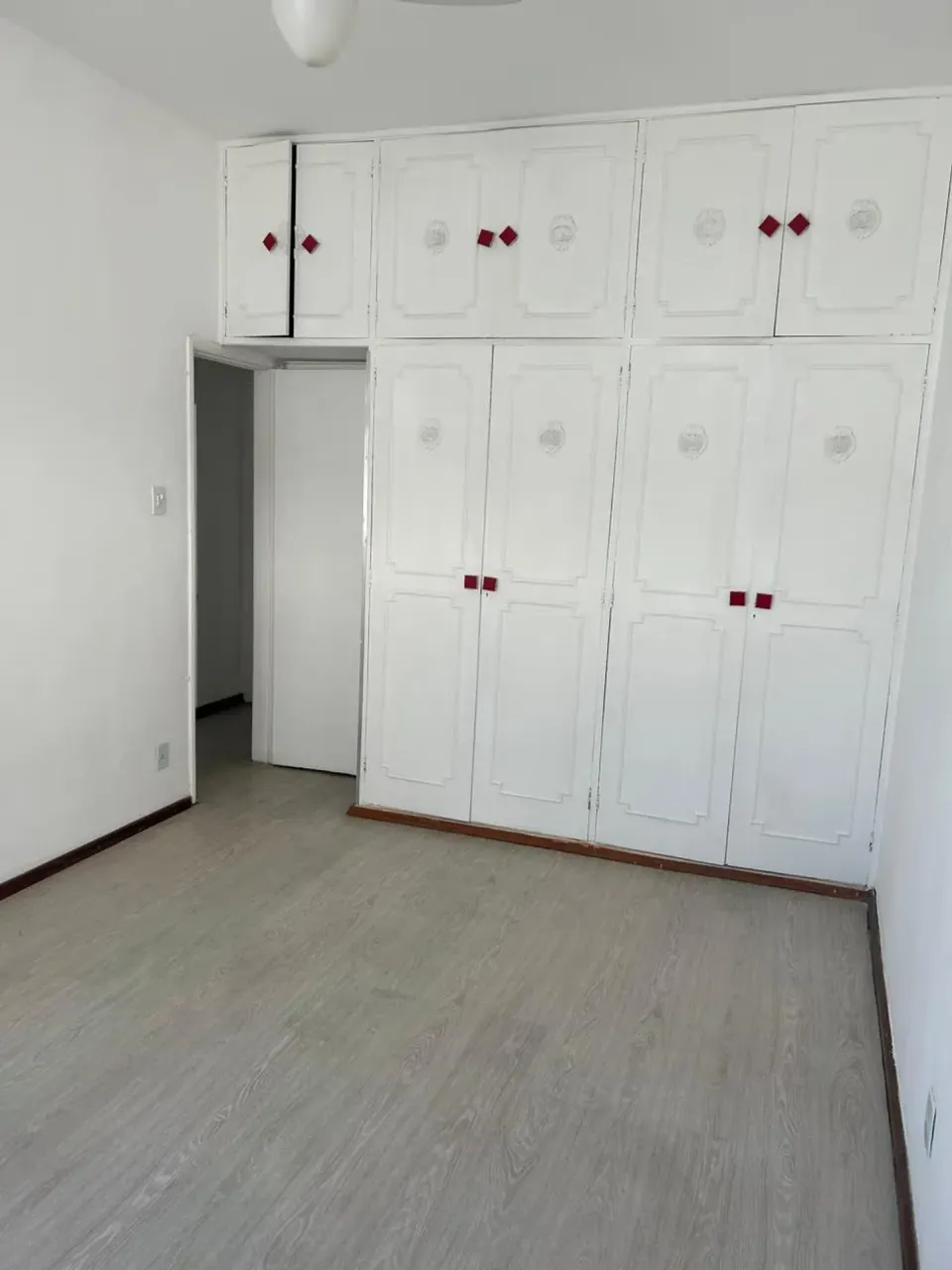 Unfurnished apartment with 2 bedrooms and 1 parking space — photo 7