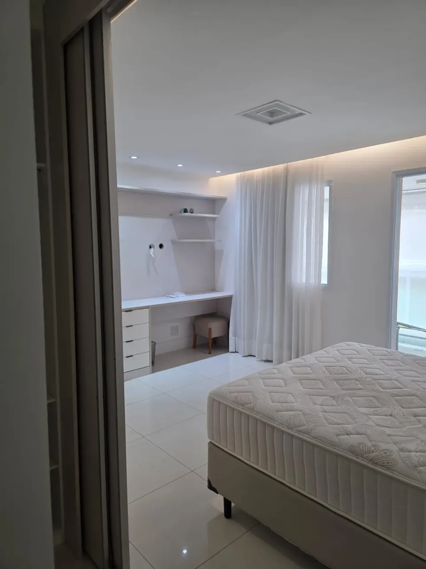 Furnished apartment, 174 m², with a grill on the balcony — photo 19