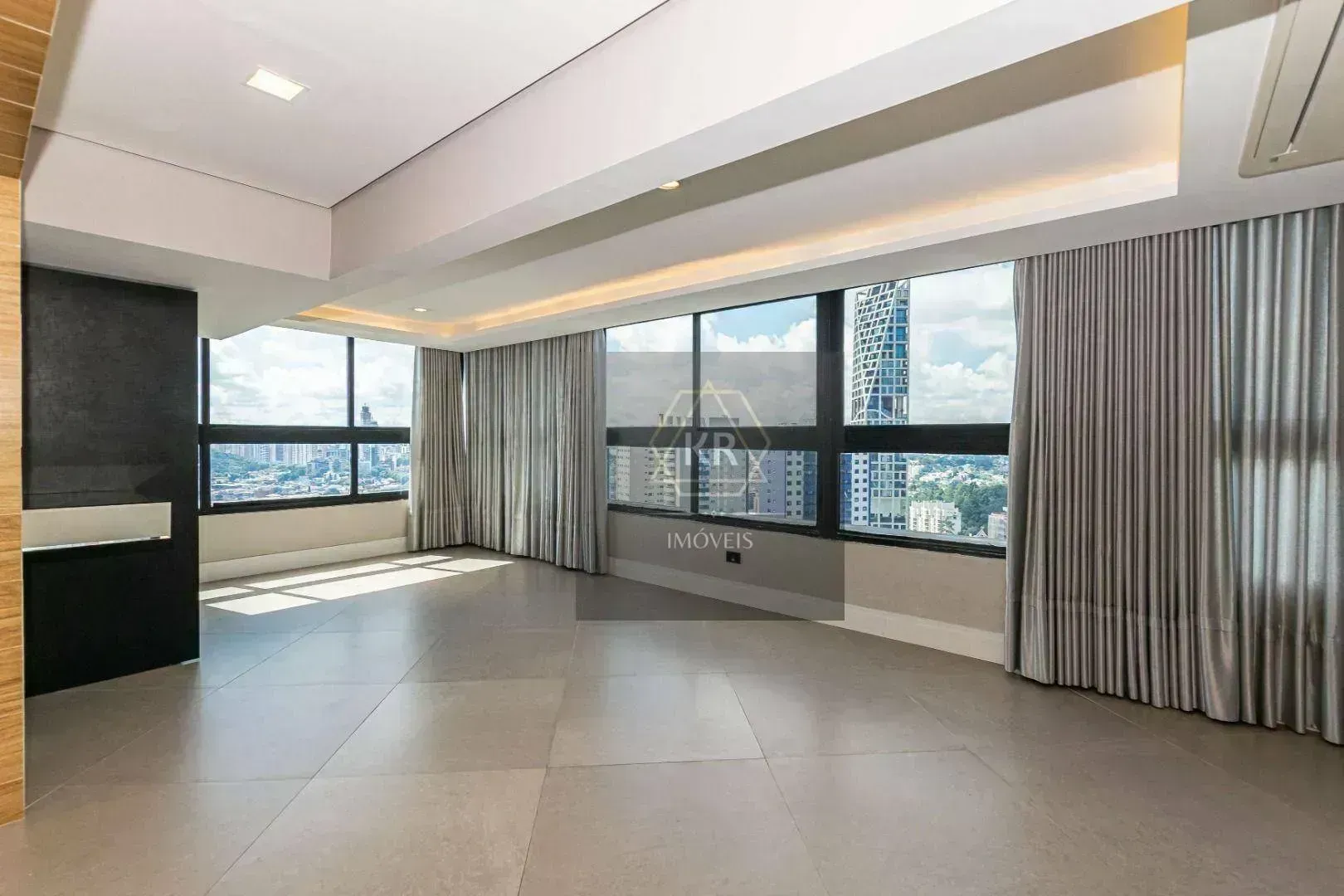 Furnished 272 m² apartment with 3 en-suites and 4 parking — photo 41
