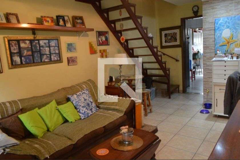Casa mobiliada em condomínio com 2 quartos e 65 m²