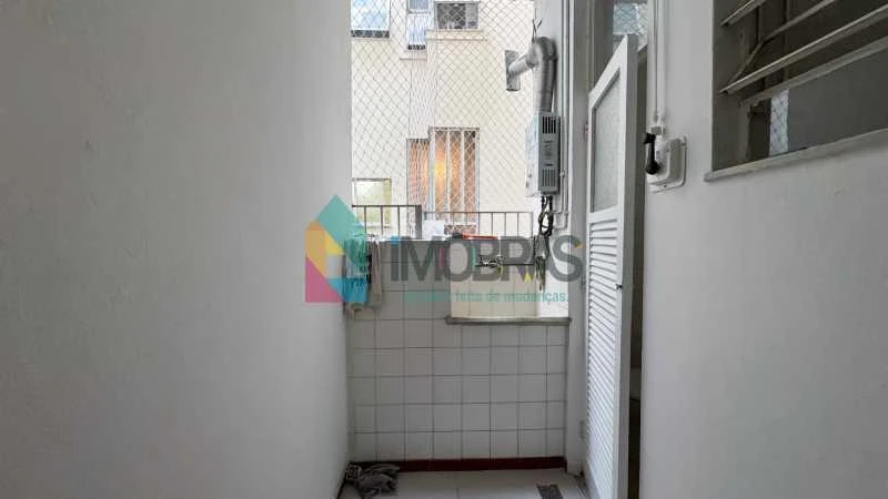 Wood or laminate floors in a 2-bedroom apartment, 65 m² — photo 22