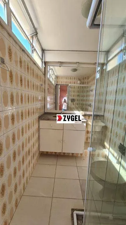Apartamento de 1 quarto com piso de madeira ou laminado — photo 10