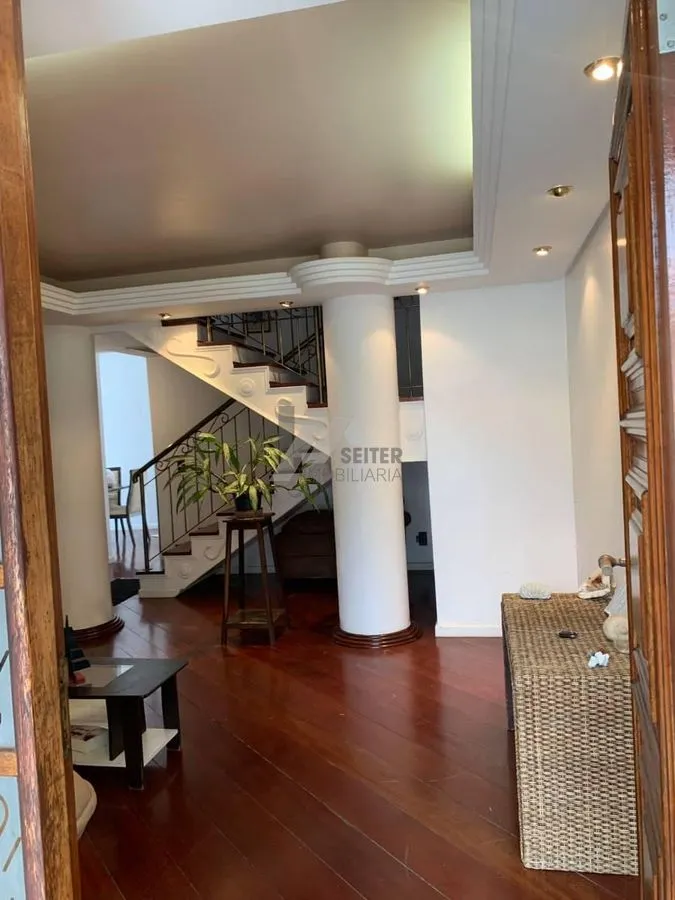 Furnished house with a workspace and 5 bedrooms — photo 13