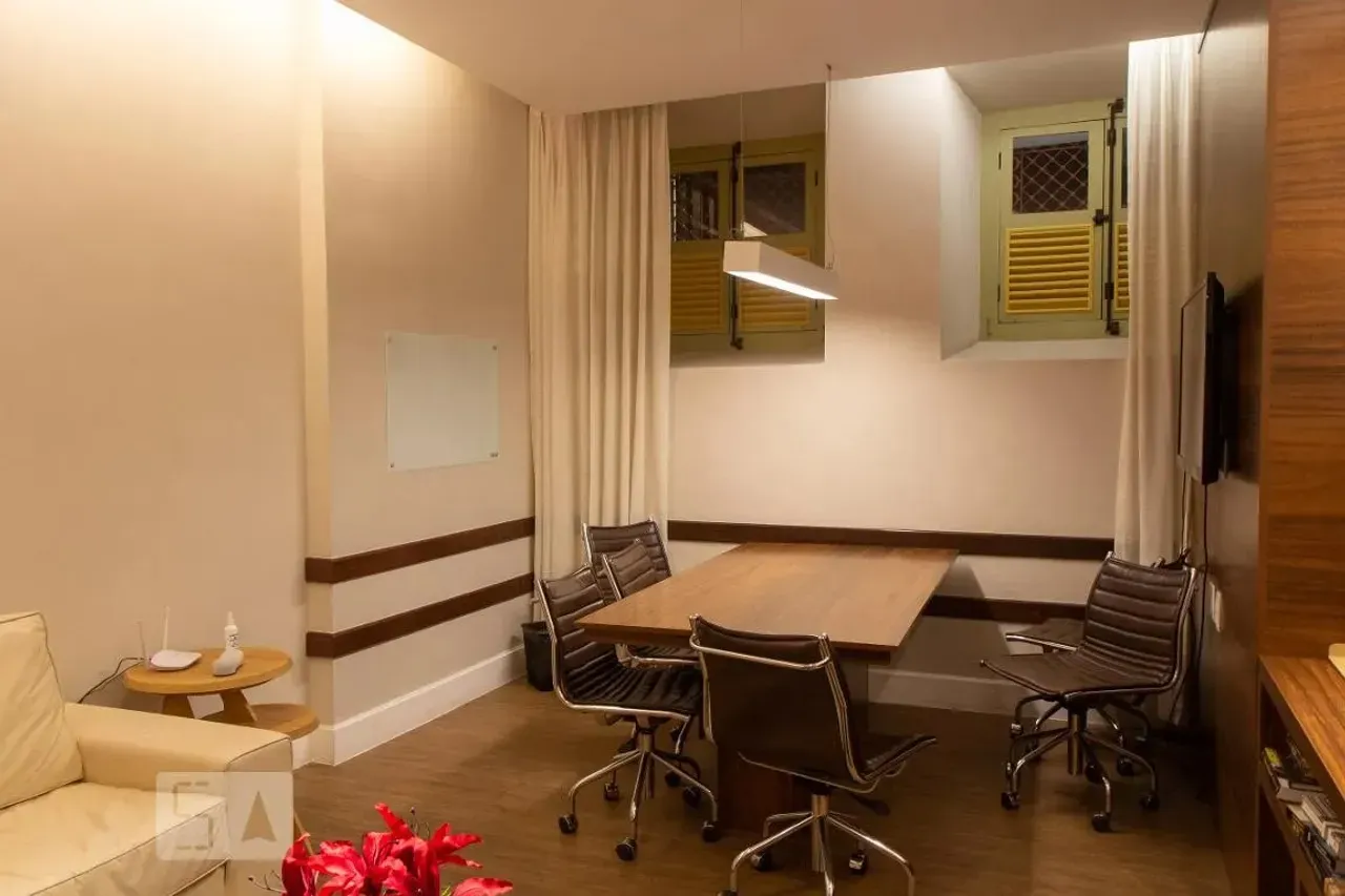 Furnished apartment, 94 m², with a glass-enclosed balcony — photo 12
