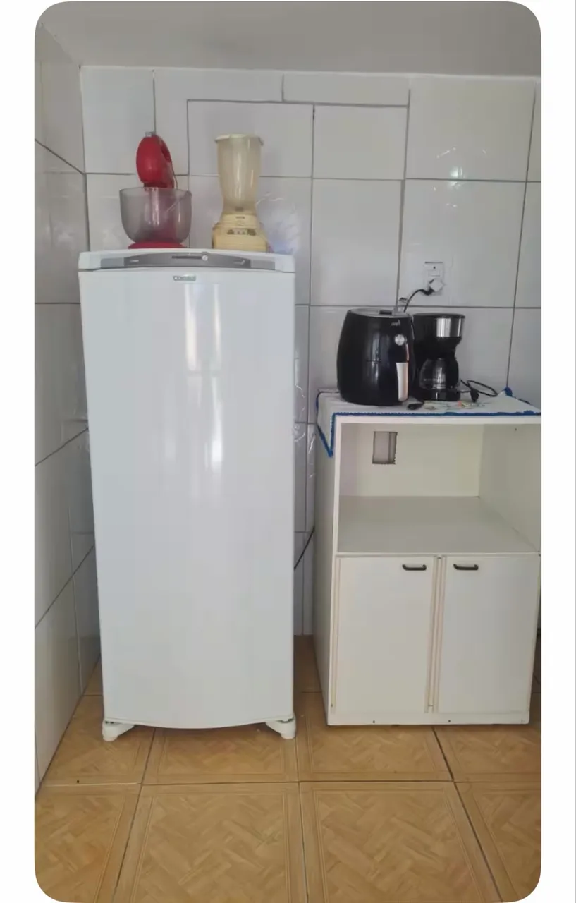 Apartamento sem mobília com 2 quartos e varanda