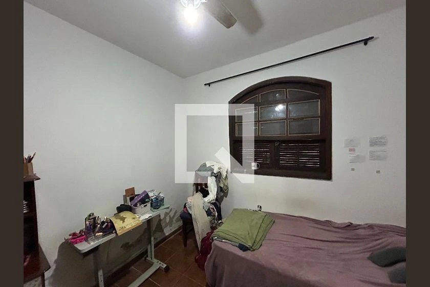 Furnished 3-bedroom house with desk workspace — photo 27