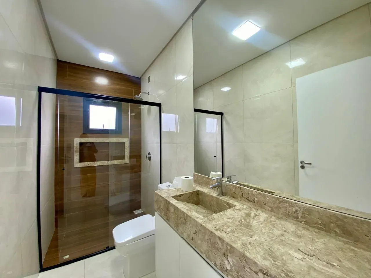 240 m² house with a garden and a bathtub — photo 15