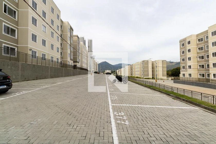 2-bedroom apartment with wood or laminate floors — photo 35