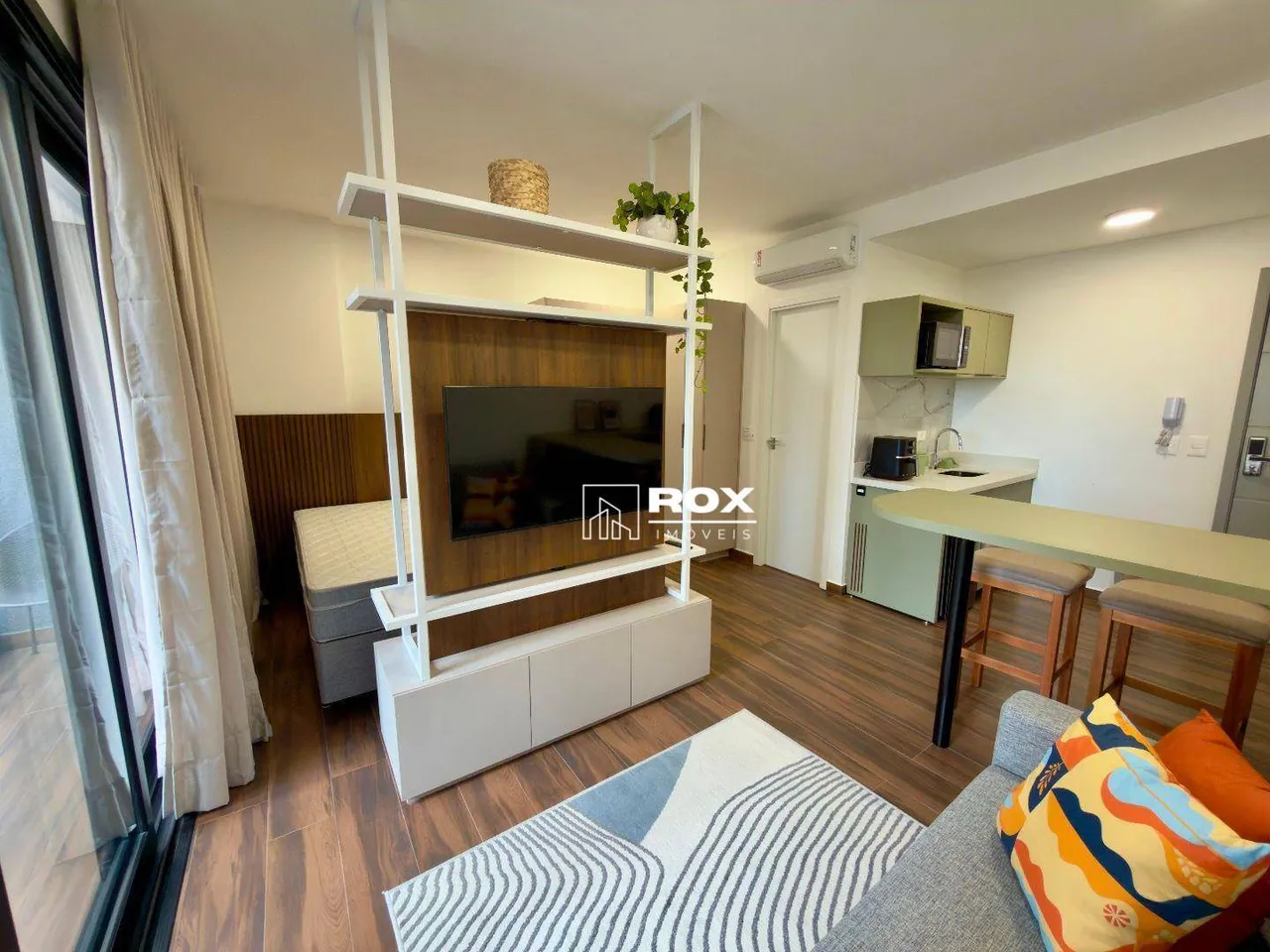 36 m² furnished studio with an open-plan kitchen — photo 5