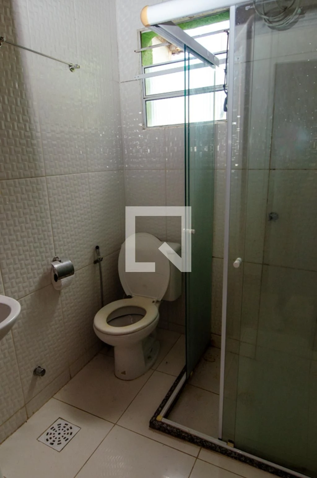 Unfurnished 1-bedroom apartment with a washing machine — photo 12