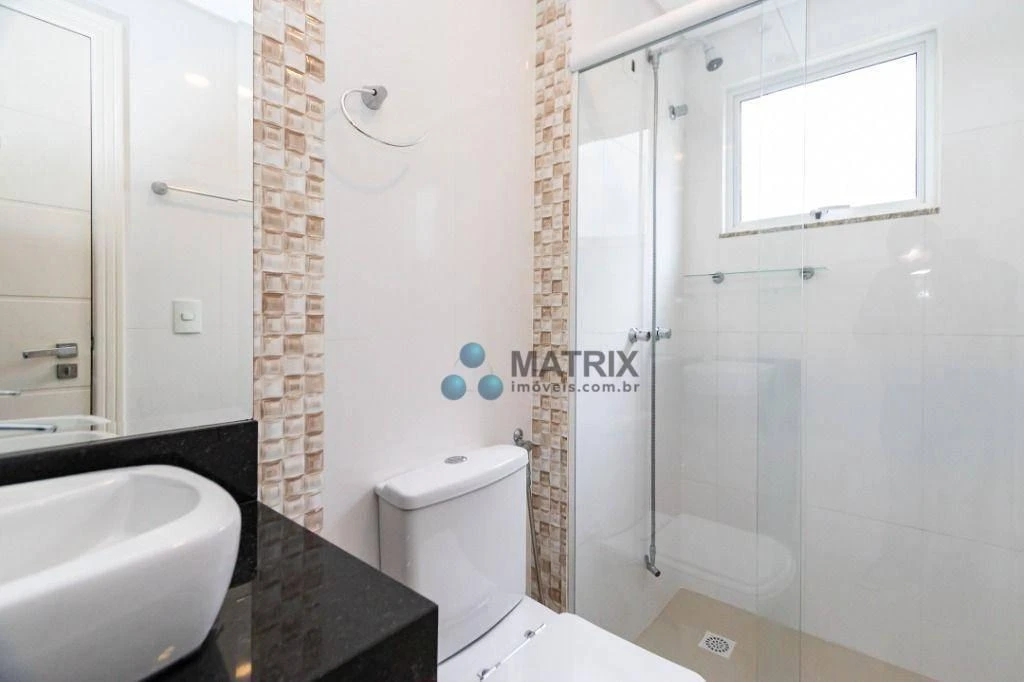 3-bedroom apartment, 1 with its own bathroom, 130 m² — photo 11