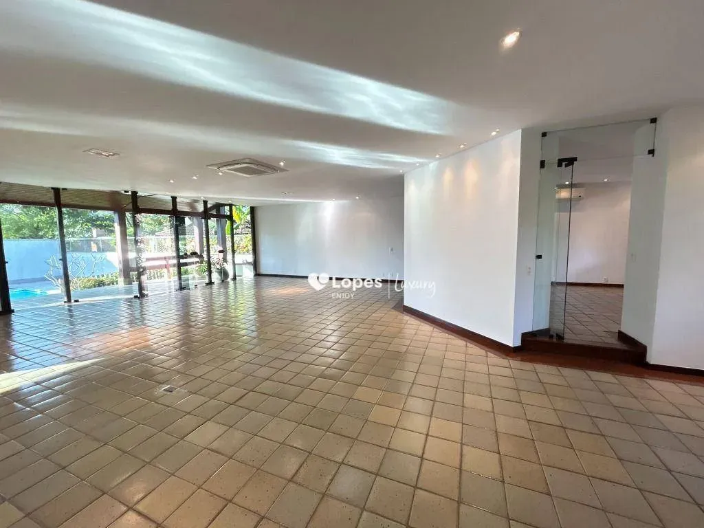 House with 5 en-suite bedrooms and an open gas kitchen — photo 12